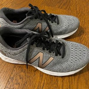 New balance women’s tennis shoes